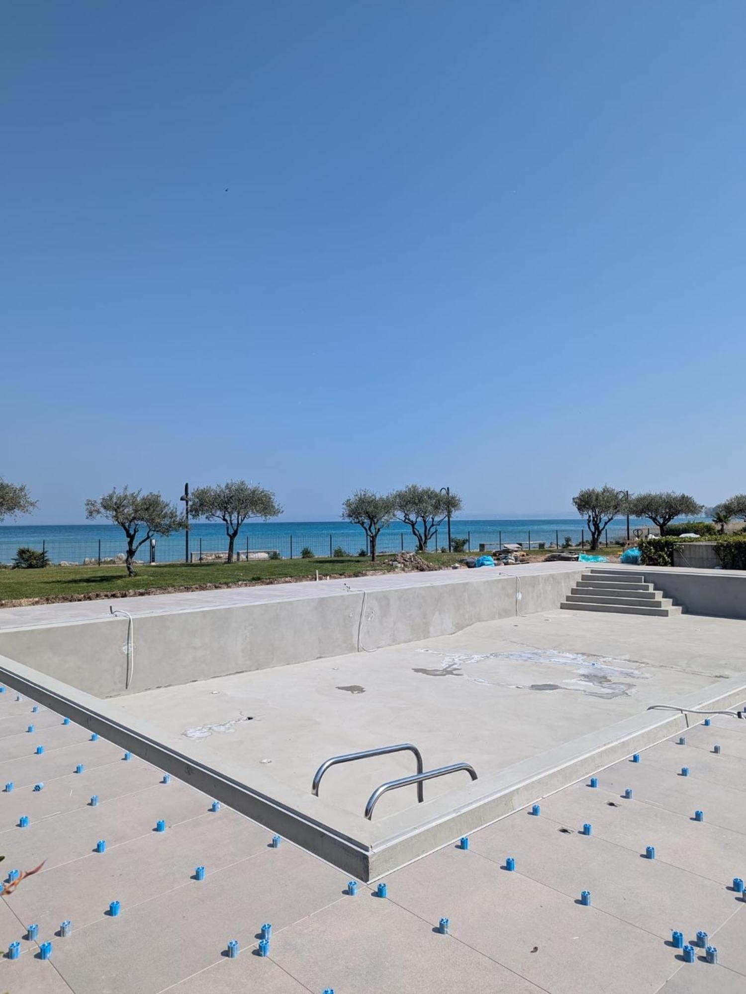 Vista - Lake & Pool Sirmione Exteriör bild